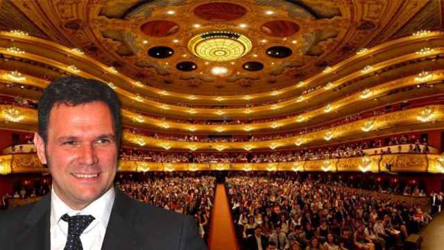 Roger Guasch, director general del Liceu, y una imagen de la platea del teatro de la ópera en Cataluña.