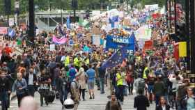 Al menos 30.000 personas, según los organizadores, han tomado el centro de Londres contra el 'Brexit'.