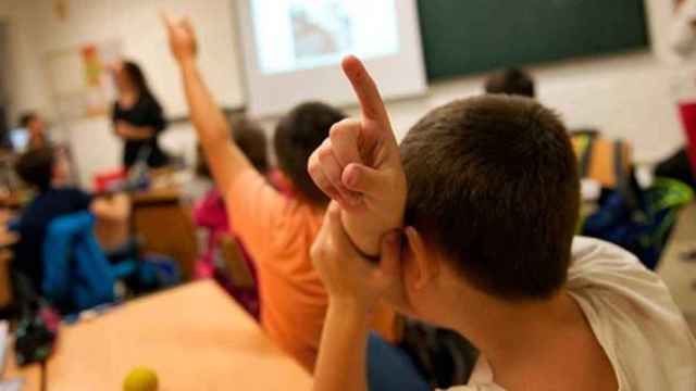 Un joven atiende en clase, foto de archivo / Europa Press