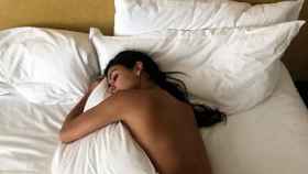 Cristina Pedroche durmiendo completamente desnuda en la cama de un hotel