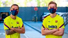 Griezmann y De Jong, con la mascarilla oficial del Barça | FCB