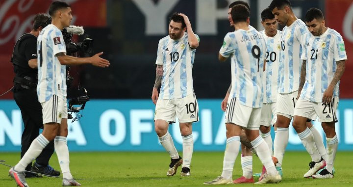 Messi lamentando el gol de Chile / EFE