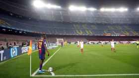 Ilaix Moriba sacando un córner contra el Sevilla / FC Barcelona
