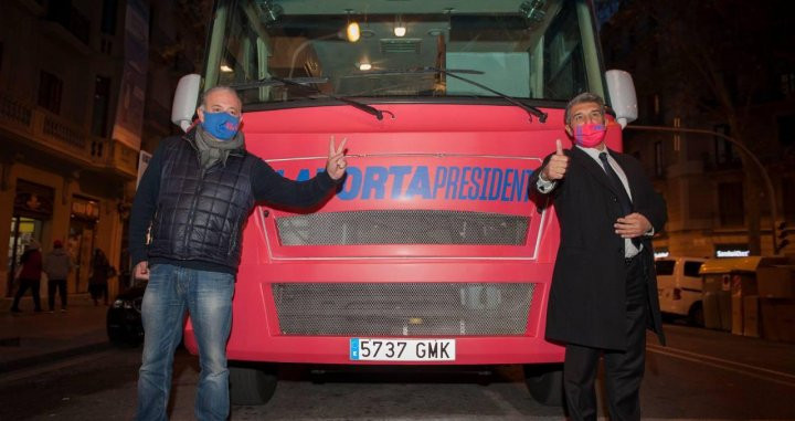Joan Laporta en el autobús de precampaña / 'Estiemem el Barça'