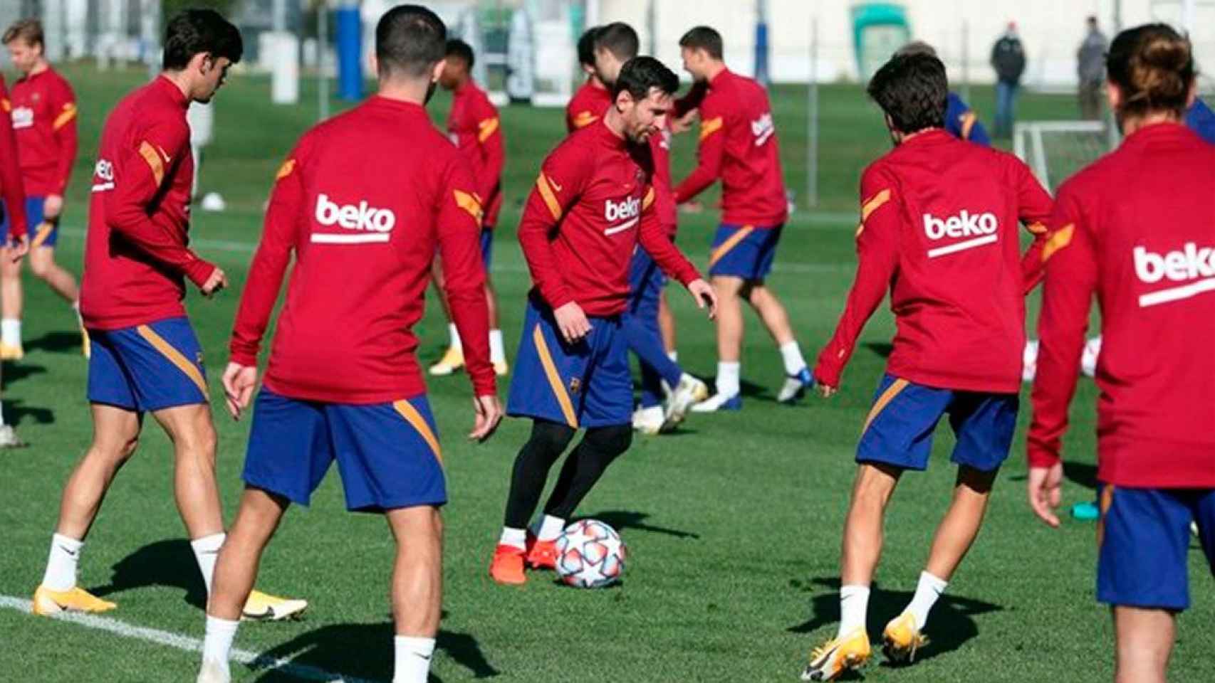 Los jugadores del Barça en una entrenamiento | FCB
