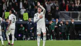 Fede Valverde, agradeciendo los aplausos de la afición del Real Madrid / REDES