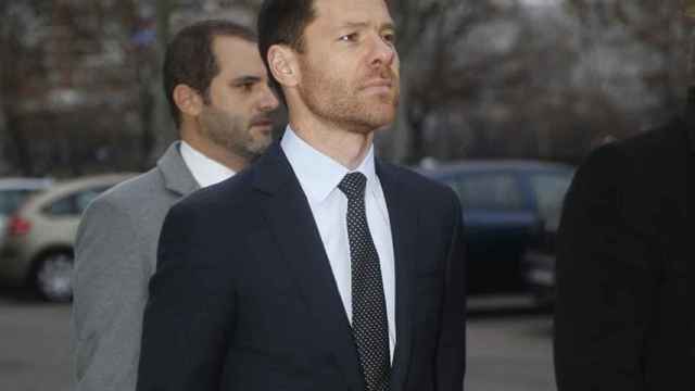 Xabi Alonso al salir de la Audinecia Provincial de Madrid / Twitter