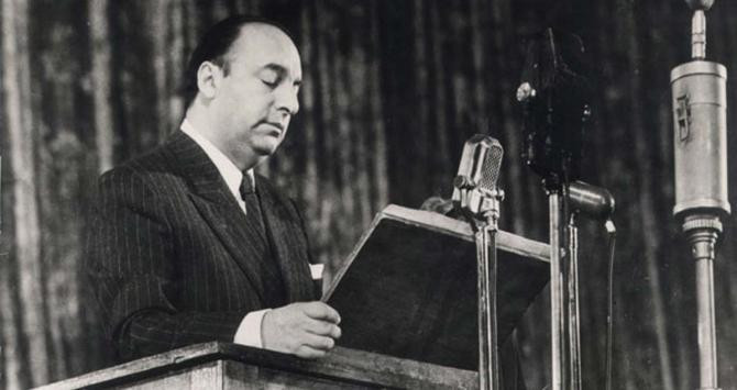 Pablo Neruda, en una visita a la URSS en 1950 / Archivo Histórico del Ministerio de Relaciones Exteriores de Chile
