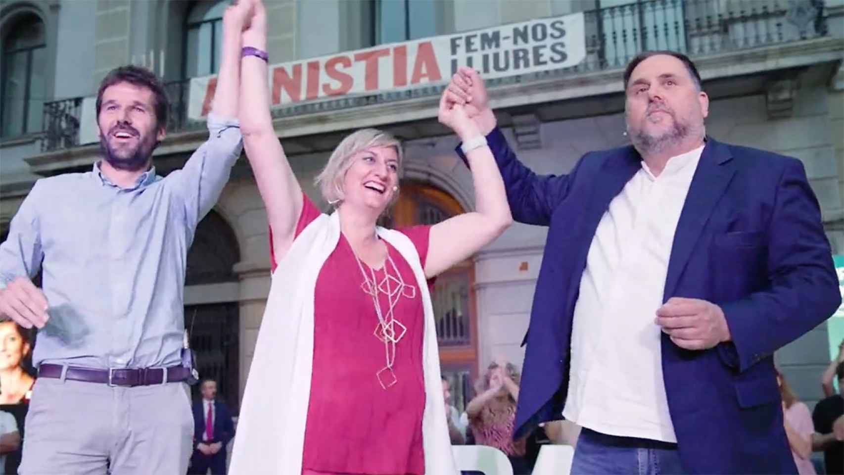 Alba Vergès, candidata a la alcaldía de Igualada por ERC, junto a Oriol Junqueras (d) y Enric Conill / ERC