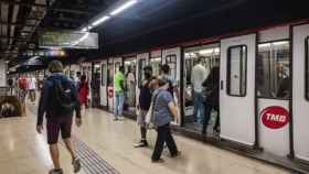 Una unidad del Metro de Barcelona, a la que los discapacitados denuncian que tienen problemas para acceder / EP