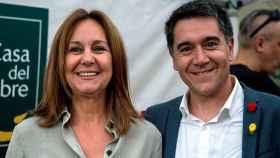 María Dueñas y Martí Gironell, los autores más vendidos en ficción en castellano y catalán este Sant Jordi / EFE