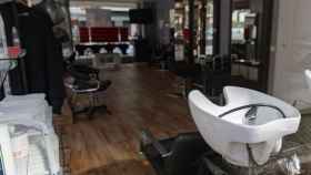 Interior de una peluquería, uno de los negocios de estética que acusa al Gobierno de ahogarle con sus medidas / EP