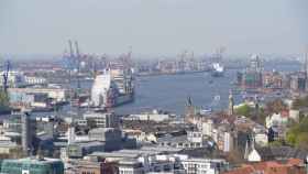 Vistas del puerto de Hamburgo, con edificios de la ciudad en primer plano / GRUPO ACS