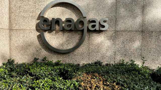 Detalle del logo de Enagás en la sede de la empresa en Madrid / EUROPA PRESS