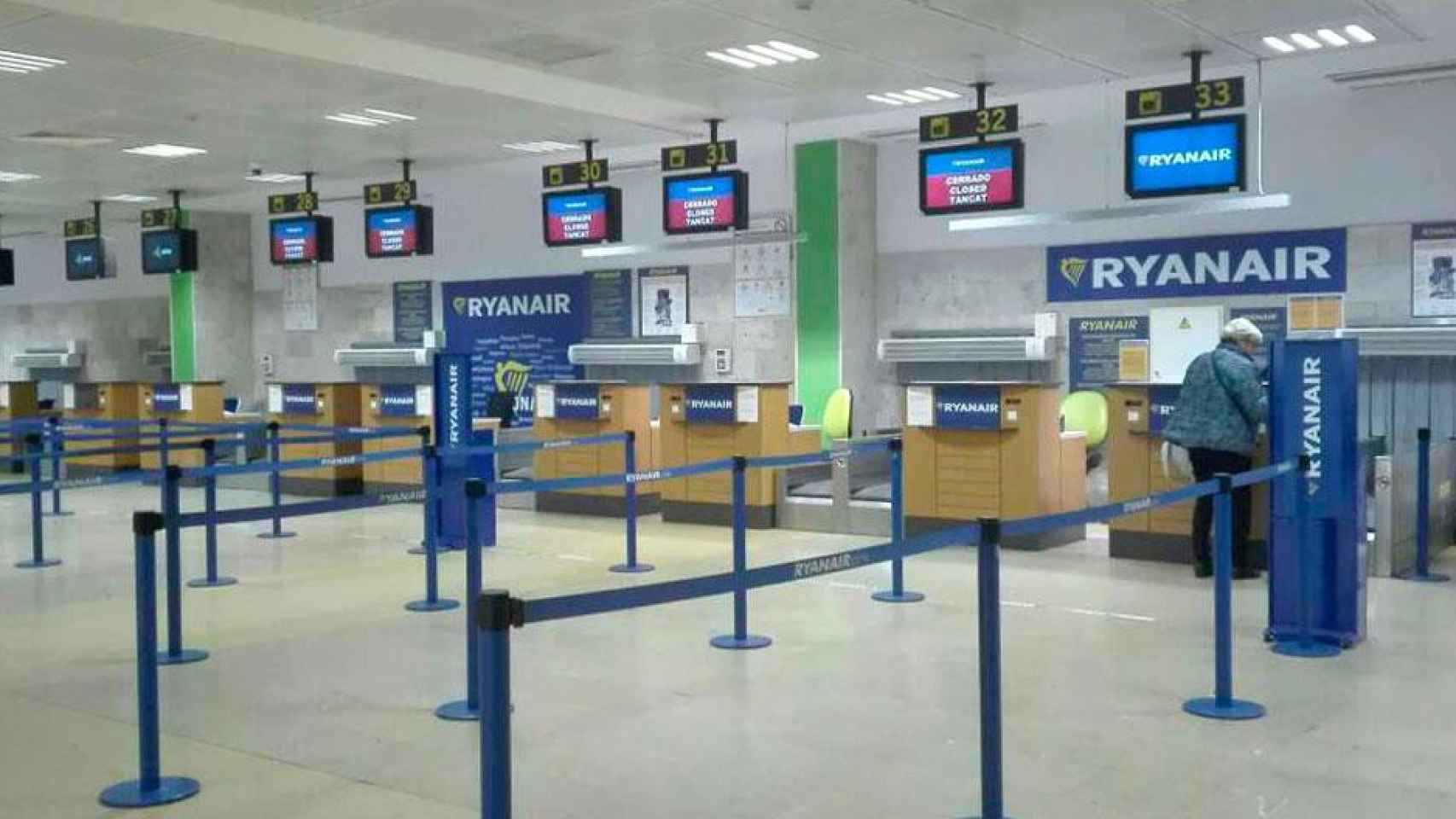 Mostradores de Ryanair en el aeropuerto de Girona / CG