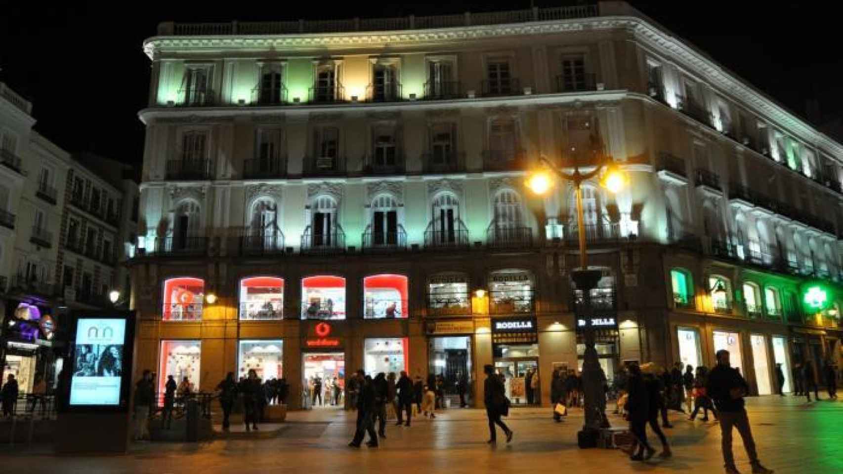 El local alquilado a Vodafone en la Puerta del Sol de Madrid, la 'joya de la corona' de los García-Baquero 'no queseros'