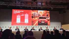 Luca de Meo (c), presidente de Seat, junto al resto de la cúpula de la automovilística española en la presentación de resultados de 2017 en Madrid / CG