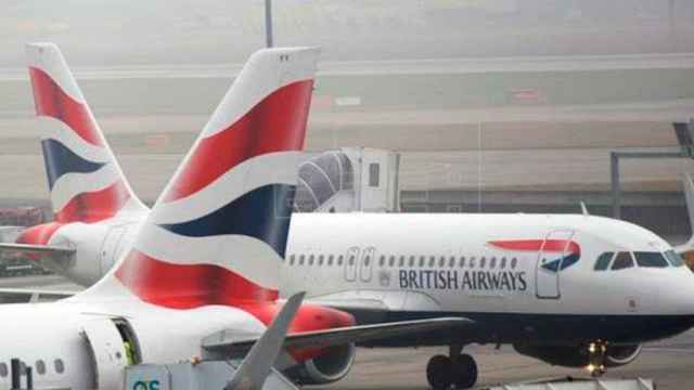 Un avión de British Airways, aerolínea preocupada por las colas en el control de pasaportes de El Prat, en Barcelona / EFE