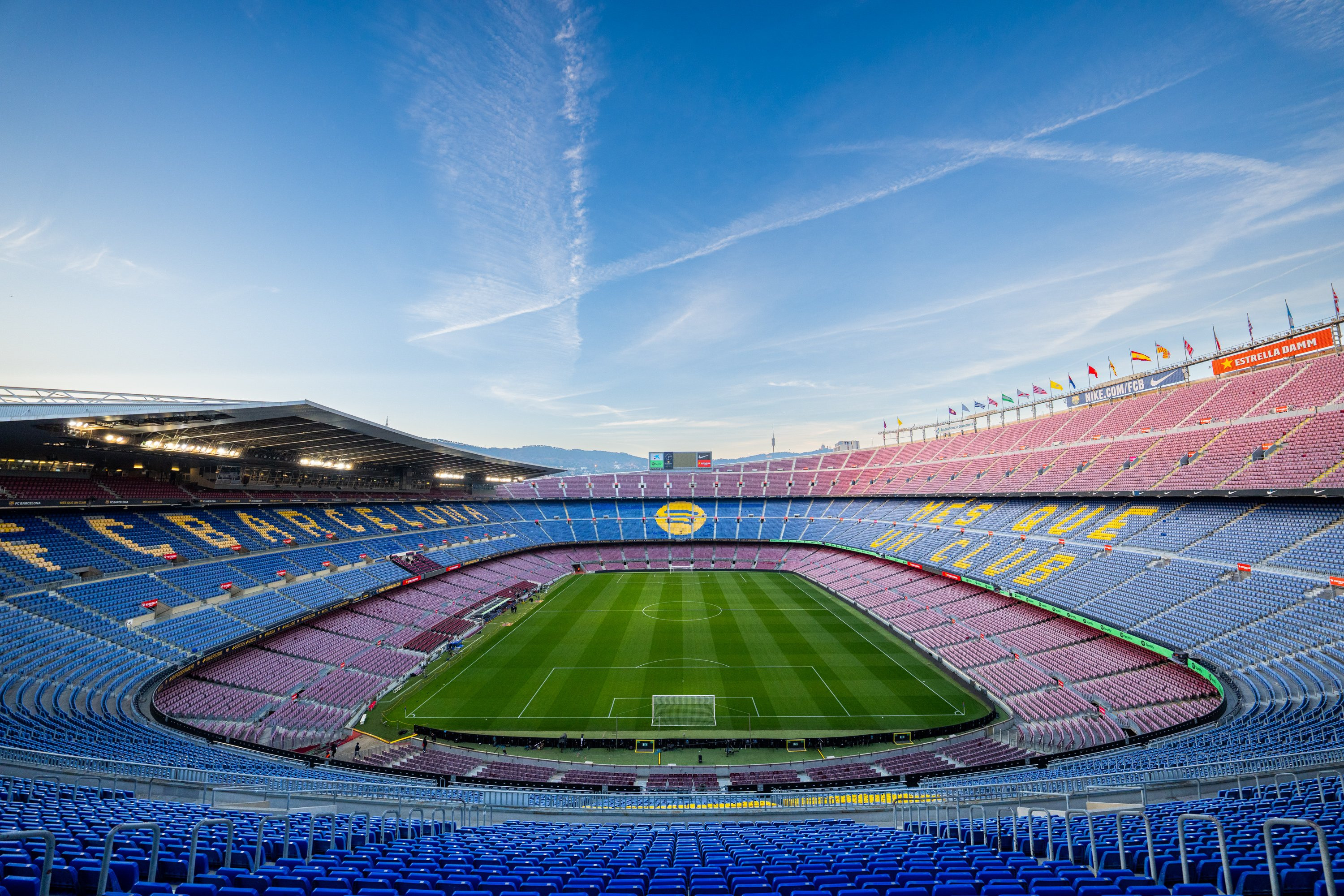 Imagen del Camp Nou por la tarde, completamente vacío, antes de las claves del clásico / FCB