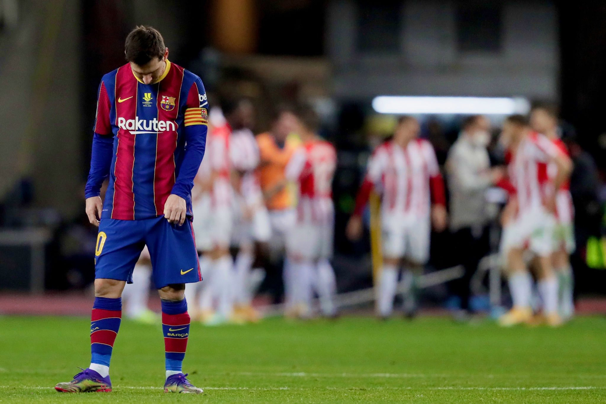 Leo Messi, lamentando uno de los goles del Athletic | EFE