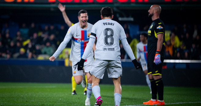 Pedri y Lewandowski celebrando el gol / FCB