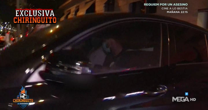 Leo Messi a la salida del restaurante / REDES