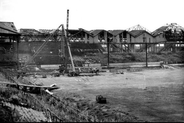 Old Trafford durante la Segunda Guerra Mundial / Twitter