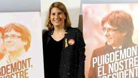 Elsa Artadi, portavoz de JxCat, en un acto electoral en el que recordaba a su jefe de lista, Carles Puigdemont / EFE