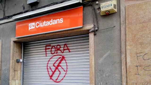 Pintadas en la sede de Ciudadanos de Montcada i Reixac (Barcelona) / CG