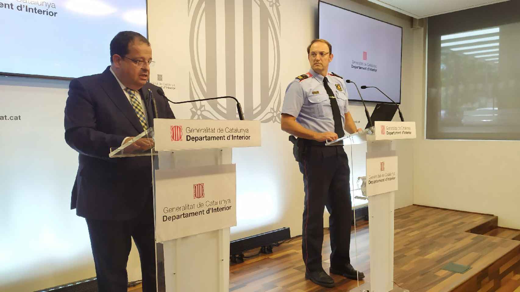 El 'conseller' de Interior, Joan Ignasi Elena, y el comisario jefe de los Mossos d'Esquadra, Josep Maria Estela / EUROPA PRESS