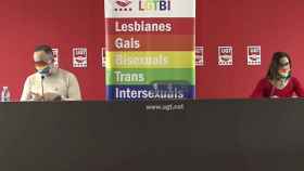 Santos Félix, responsable del Grupo LGTBI-UGT de Cataluña y Eva Gajardo, secretaria de Igualdad y Formación del sindicato, presentan los datos de la situación LGTBI en el mundo laboral / UGT