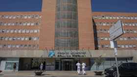 Hospital Arnau de Vilanova, en Lleida, donde ha fallecido un joven de 24 años por coronavirus / EP