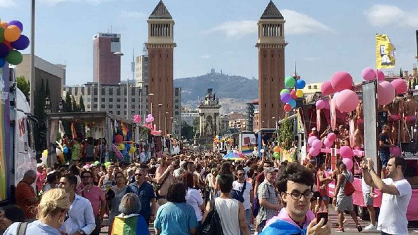 Imagen del Pride Barcelona 2017 en la avenida María Cristina de la Ciudad Condal / CG