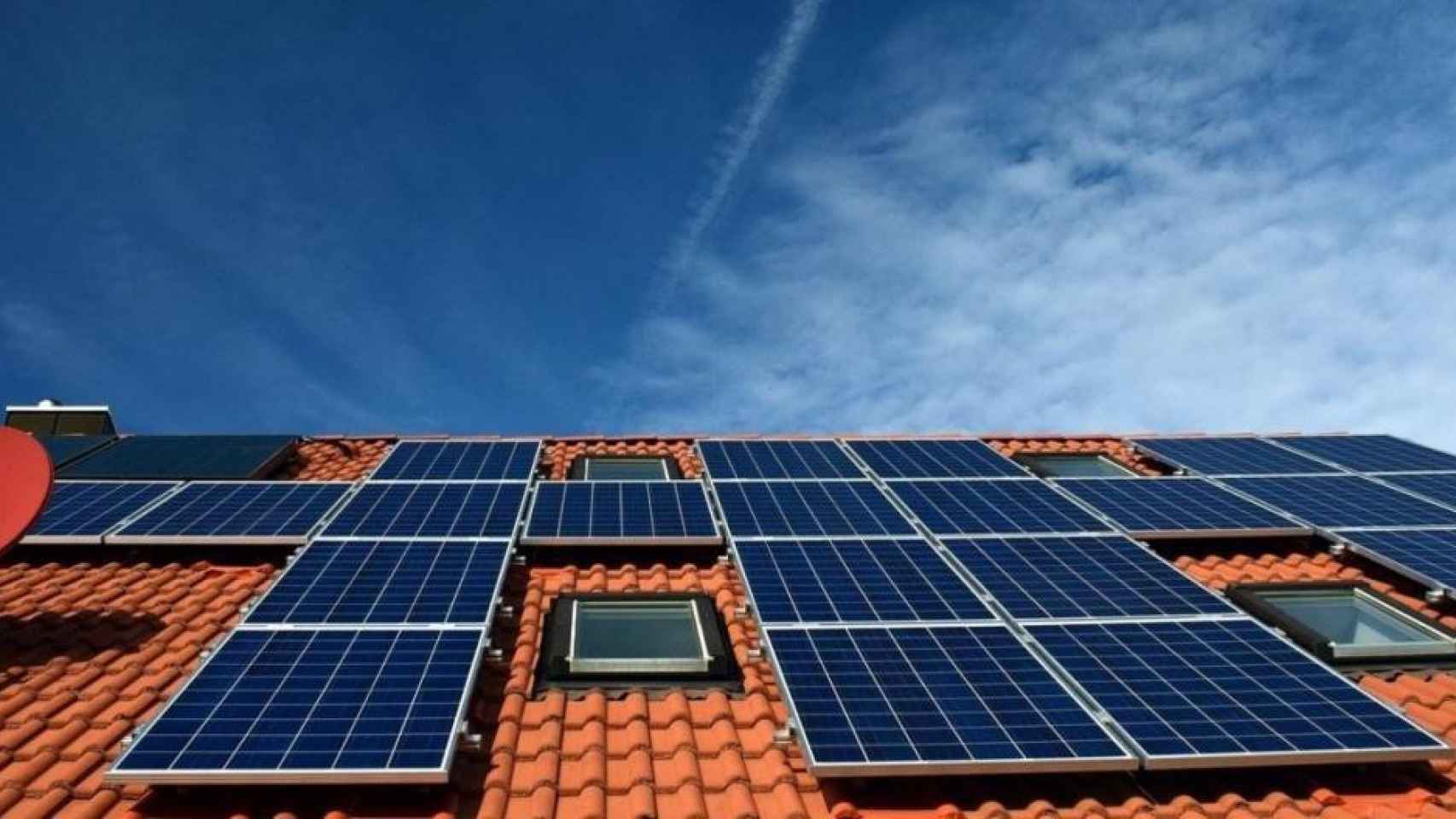 Placas fotovoltaicas, cuya proliferación es objetivo de la eléctrica pública de la Generalitat / EP