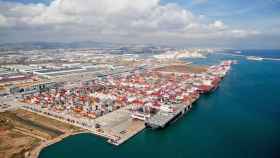 Imagen del puerto de Barcelona en la zona de carga y descarga / PORT DE BARCELONA