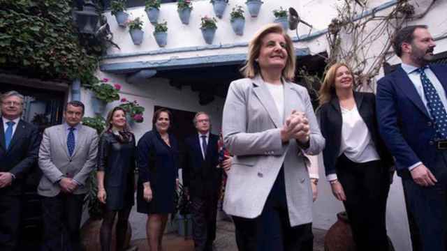 La ministra de Empleo y Seguridad Social, Fátima Báñez, preside en Córdoba el almuerzo organizado por el Foro de Mujeres Empresarias y Profesionales en Bodegas Campos / EFE