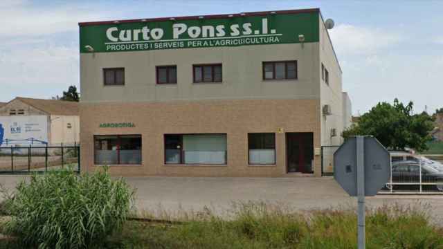 Instalaciones de Curto Pons y Agroquímics Dokendu /CG