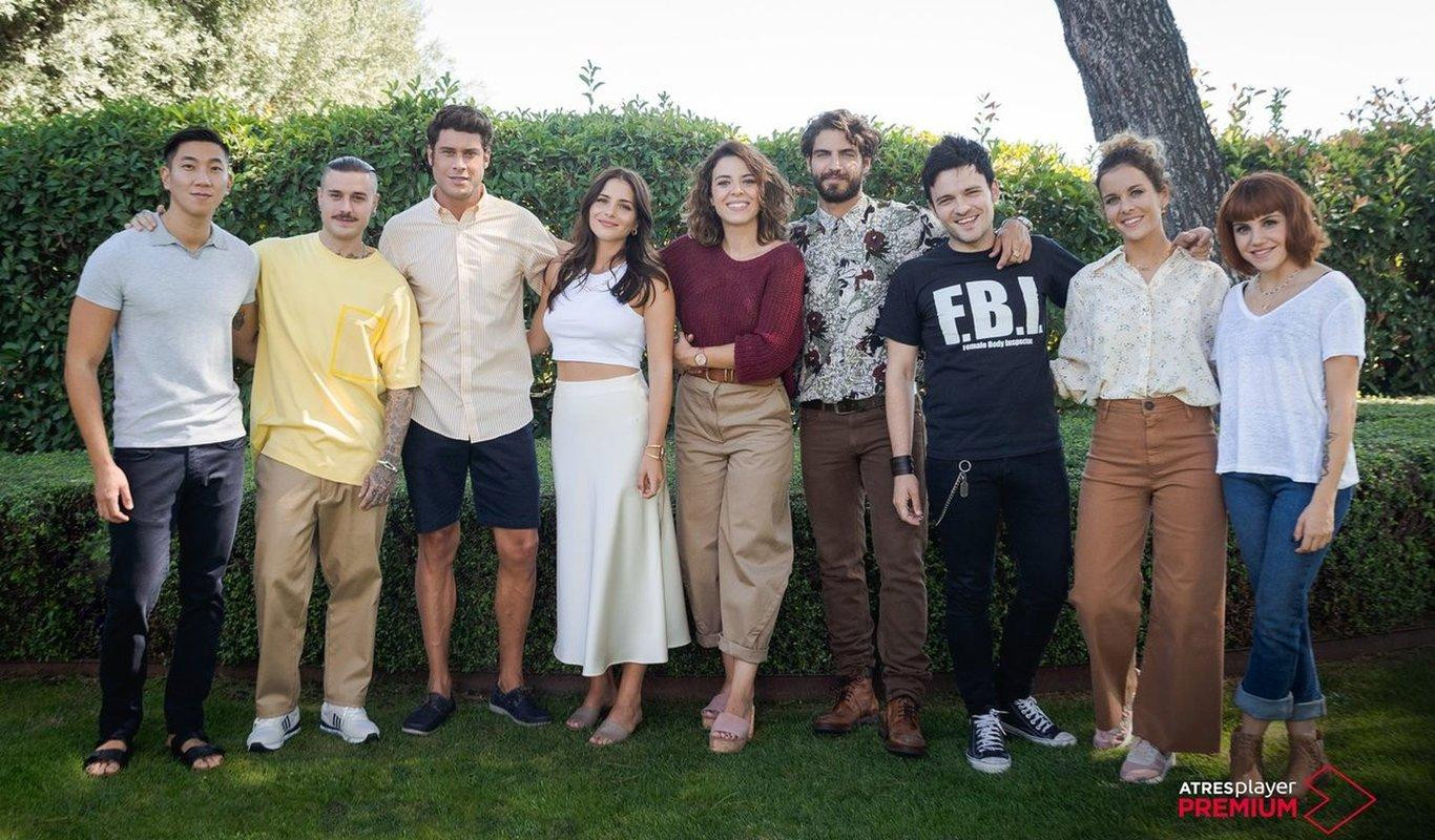 Los actores de 'FoQ: El reencuentro' durante el rodaje de la nueva temporada / ATRESMEDIA