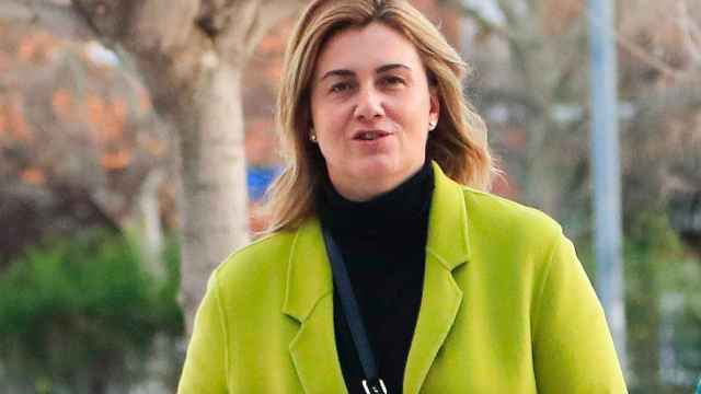 Carlota Corredera come en un restaurante sin respetar la distancia, ni ponerse la mascarilla / AGENCIAS