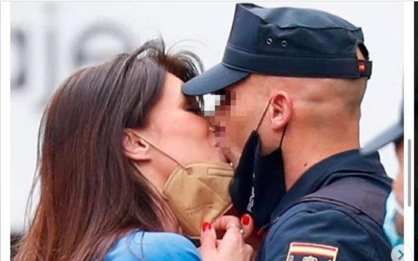 Sonia Ferrer 'se come' a besos a su nuevo novio /REDES