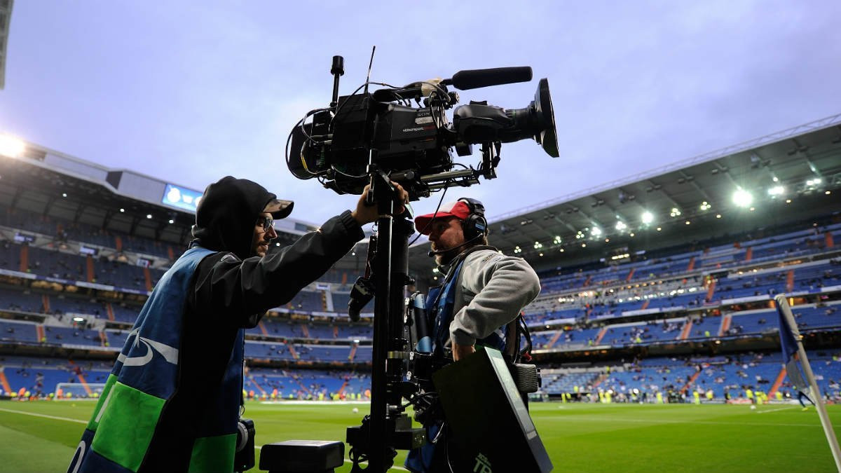 Una cámara de televisión en el Bernabéu / Redes