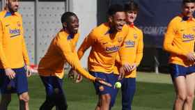 La conexión Dembelé-Aubameyang en un entrenamiento con el Barça / FCB