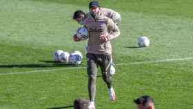 Simeone en un entrenamiento con el Atlético de Madrid / EFE