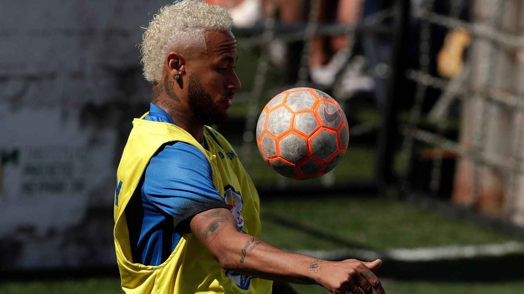 Neymar en un entrenamiento / EFE
