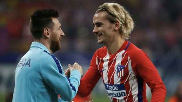 Una foto de Antoine Griezmann y Leo Messi durante un Atlético de Madrid - Barça / EFE