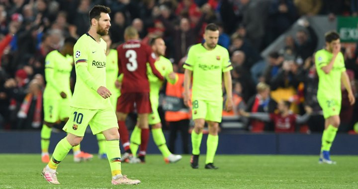 Leo Messi, abatido tras una noche agónica en Liverpool / EFE