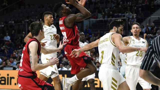 Acción de juego del Real Madrid de baloncesto / EFE