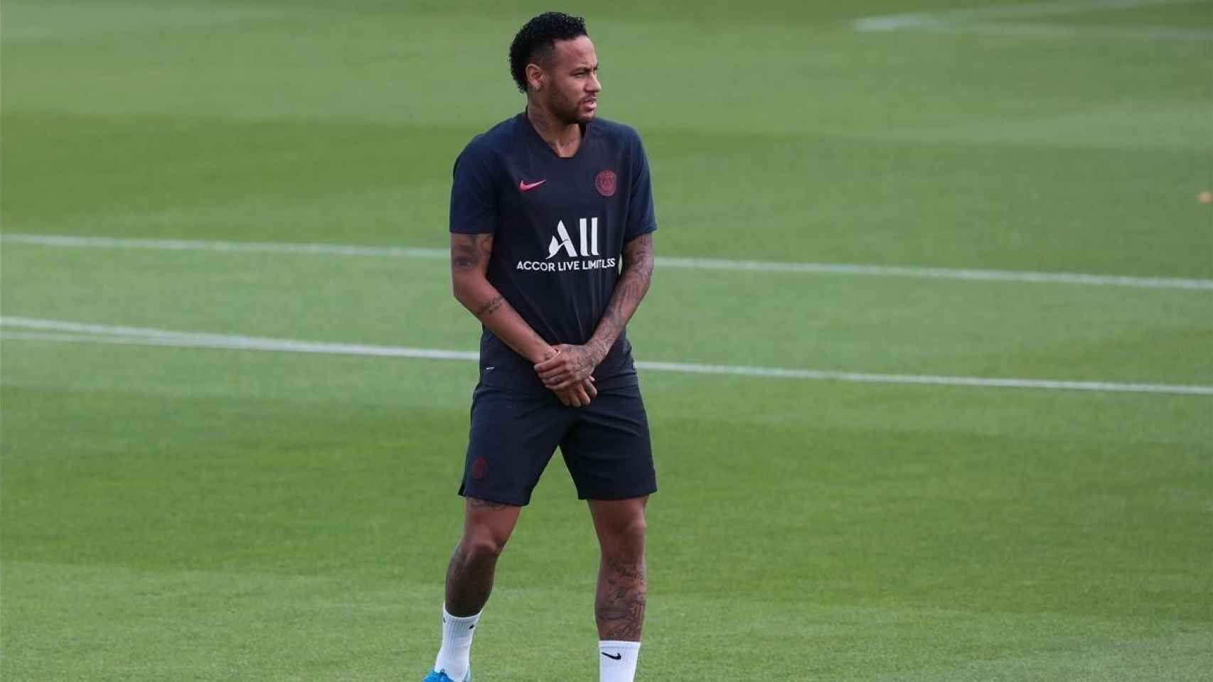 Neymar en un entrenamiento del PSG / EFE