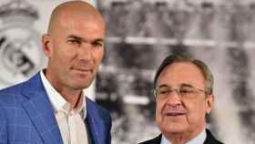 Zidane y Florentino en la presentación del técnico / EFE