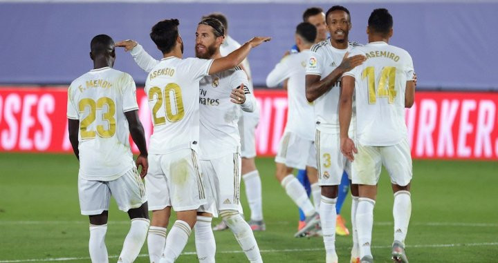 Los jugadores del Real Madrid celebran la victoria contra el Getafe / EFE